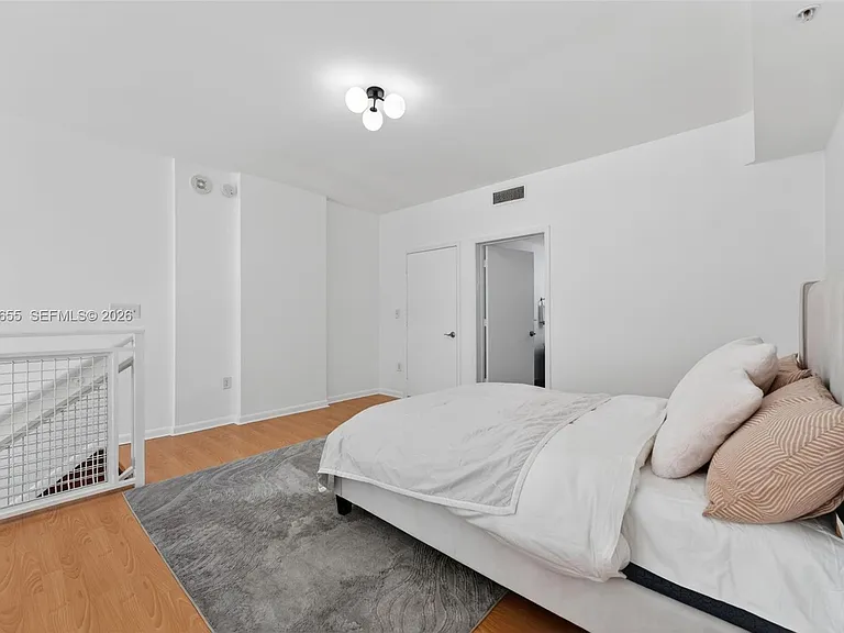 253 NE 2nd St #424 — Photo 10