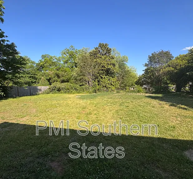 304 N Leach St — Photo 10