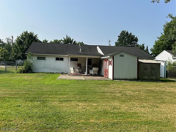 2nd image of 158 Jones St