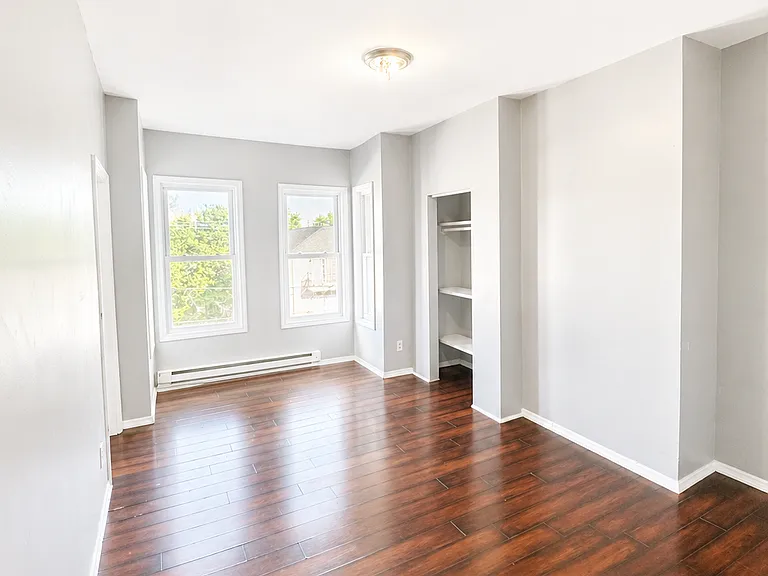 51 N 14th St #3 — Photo 4