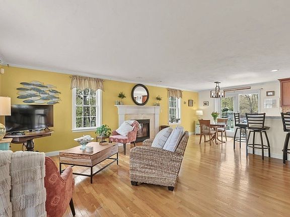 5th image of 16 Hall St #A
