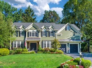 6 Country Club Dr, Chatham, NJ 07928