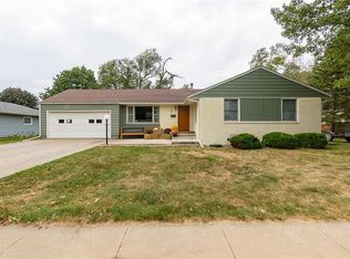 126 S Park Lane Dr, Knoxville, IA 50138