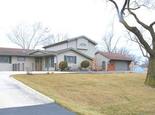 17020 Robinhood Dr, Orland Park, IL 60462