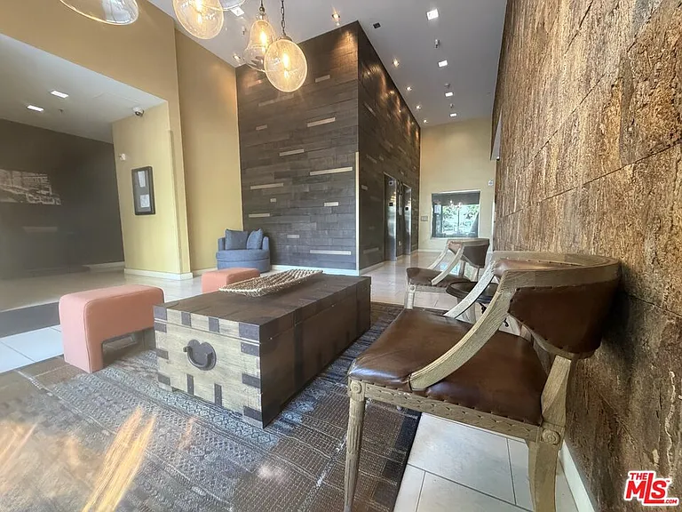 901 S Flower St #613 — Photo 45