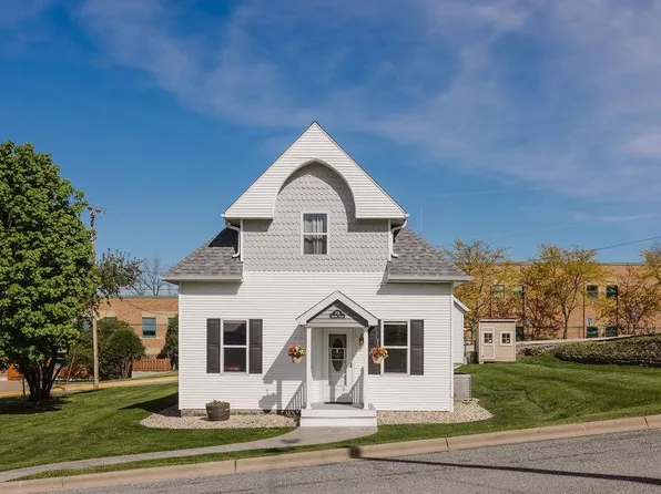 718 Fairview St, Blanchardville, WI 53516
