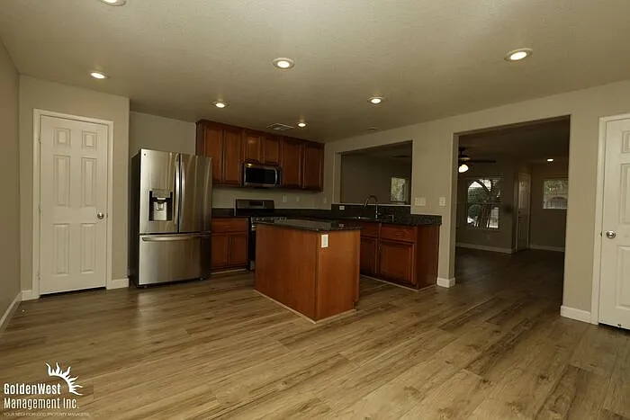 7205 Neches Ave — Photo 3