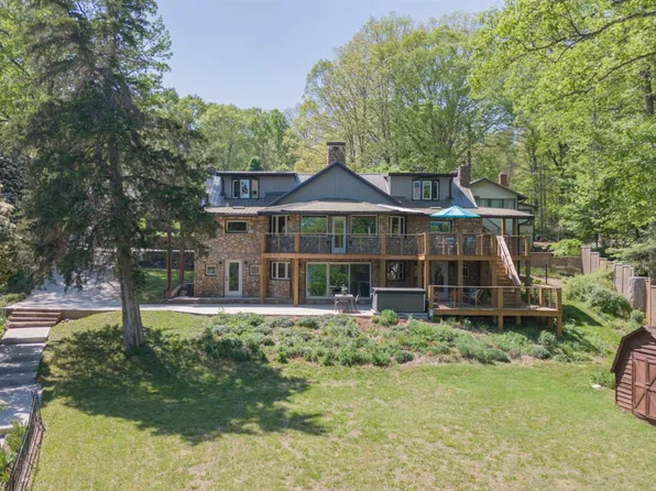 2206 Timberlake Dr, Lynchburg, VA 24502