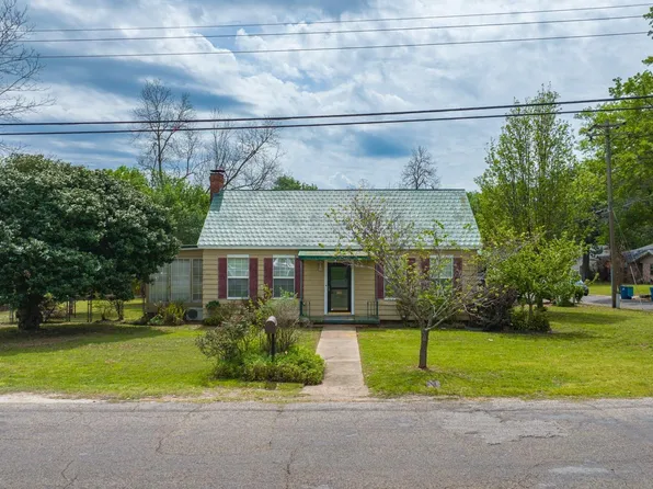 300 E Meredith St, Marshall, TX 75670
