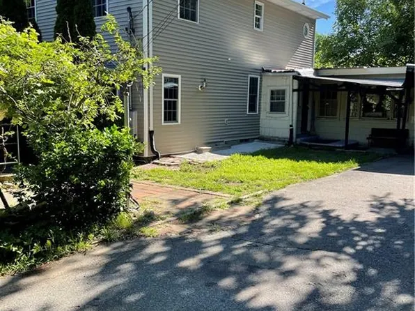 48 Lonsdale St, West Warwick, RI 02893