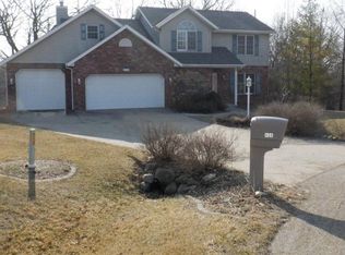 408 Elizabeth Pointe Dr, Metamora, IL 61548