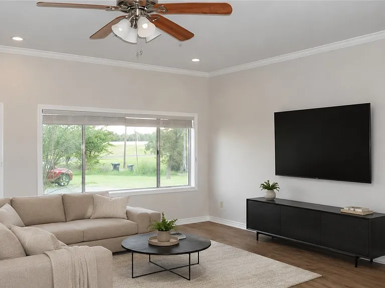 4660B Raymond Stotzer Pkwy — Photo 15