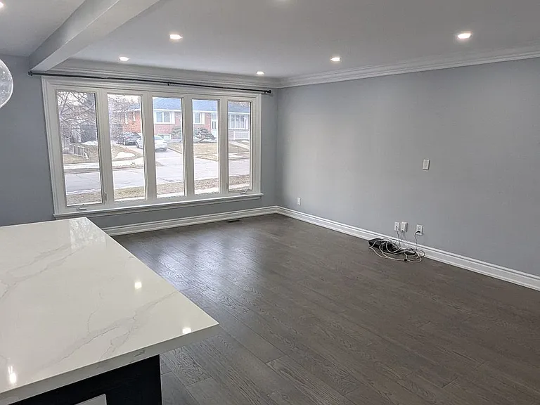 3 Chopin Ave — Photo 2