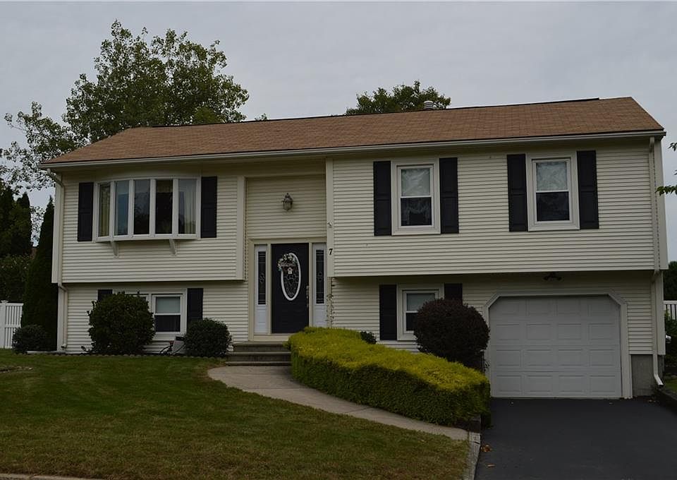 1st image of 7 Huckleberry Ln