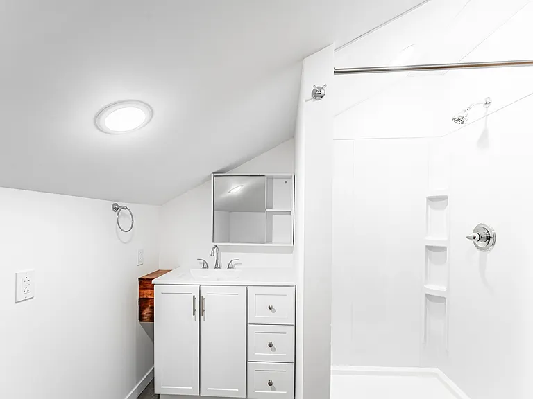 496 Dorsey Ave — Photo 92