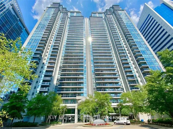 4978 Yonge St, Toronto, ON