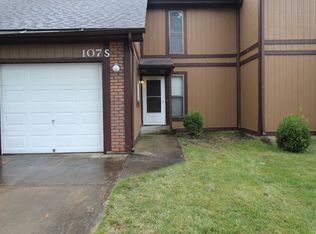 107 S Saxony Dr, Olathe, KS 66061