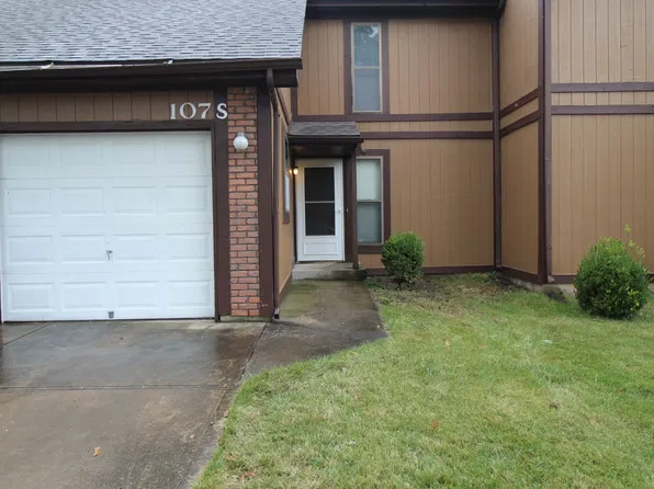 107 S Saxony Dr, Olathe, KS 66061
