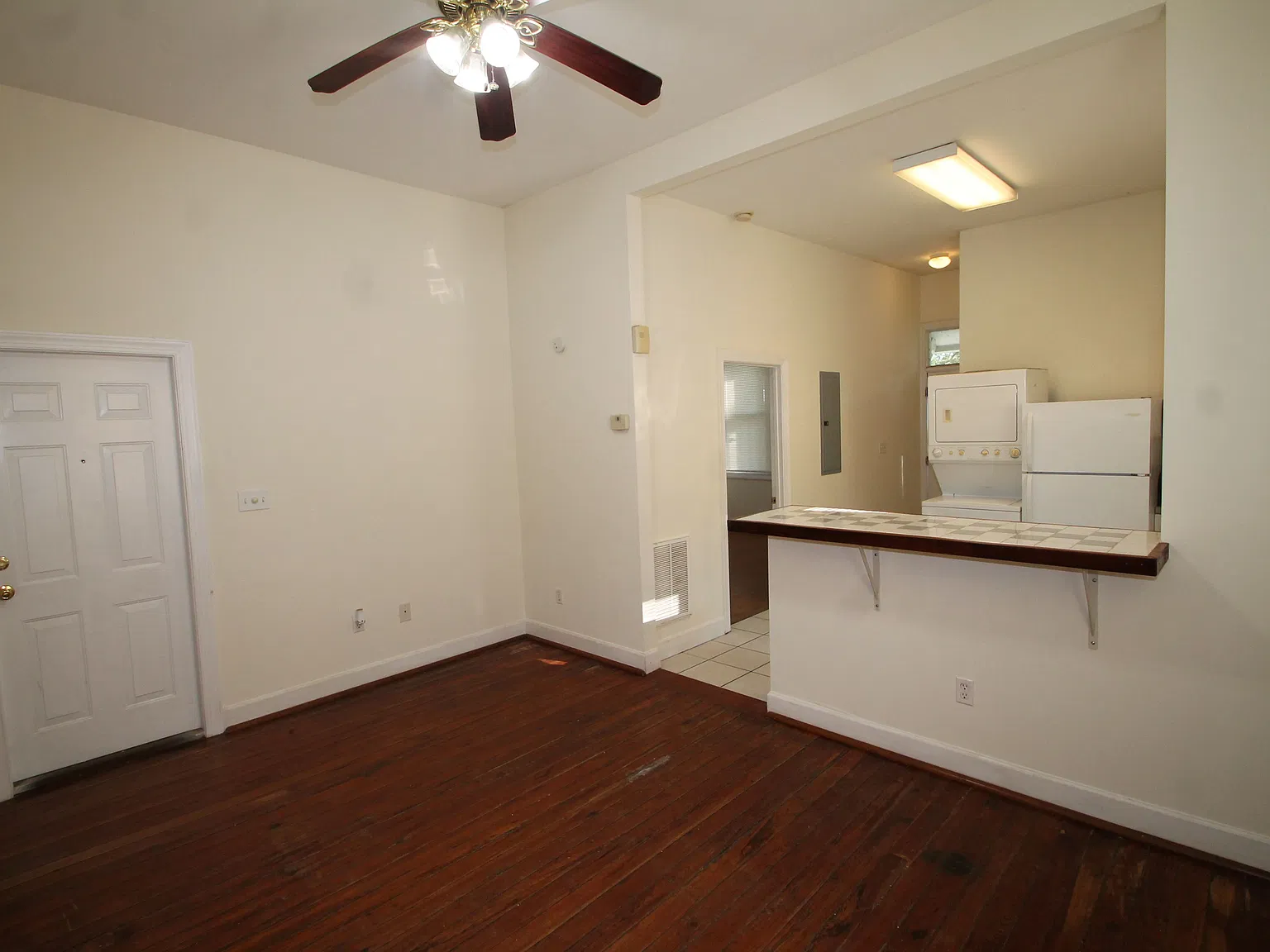 2 bed, 900 sqft, $1,470 — Photo 3