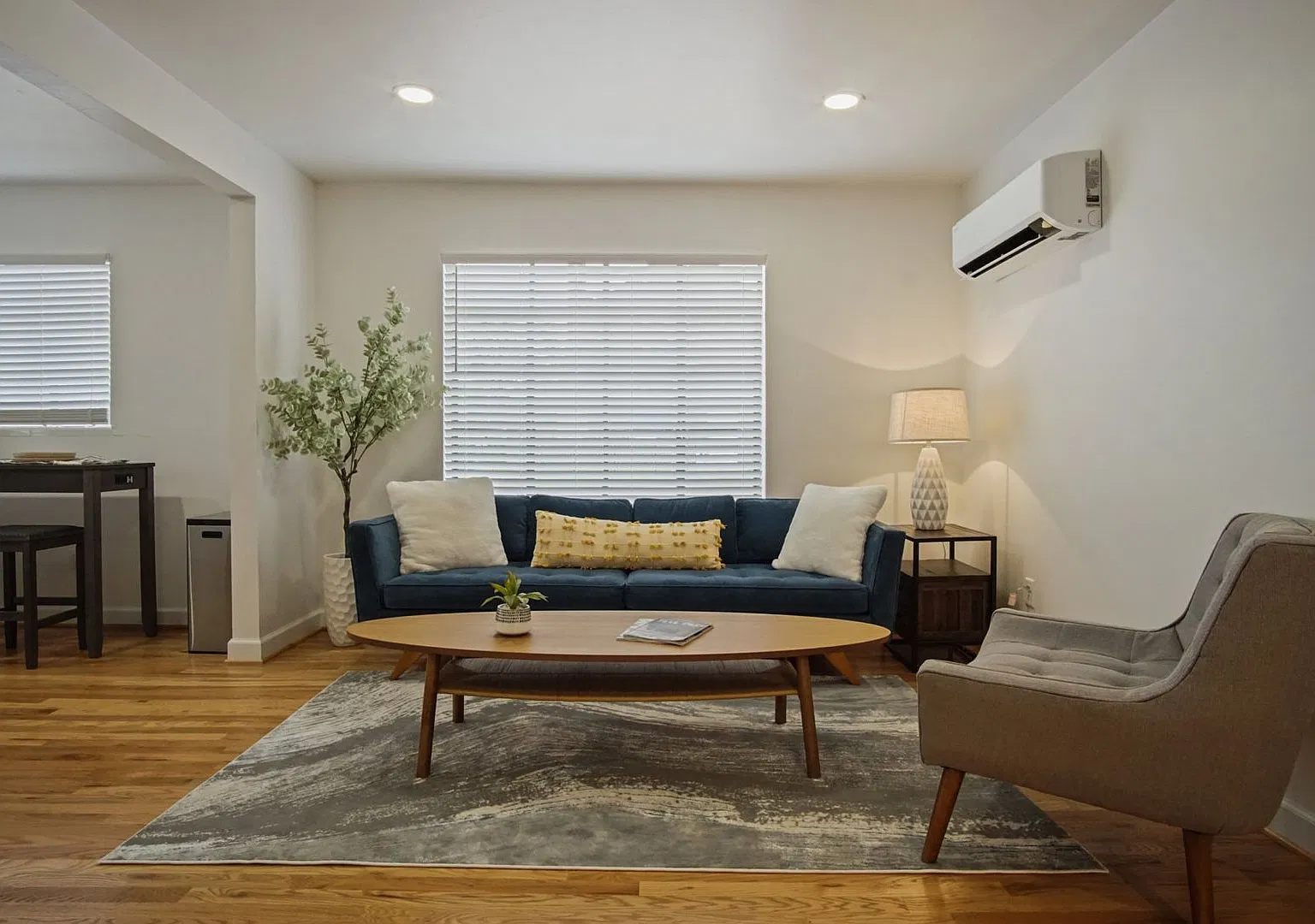 Newly Renovated Apartments in Uptown OKC + Walkable to Saint Anthony Hospital — Photo 4