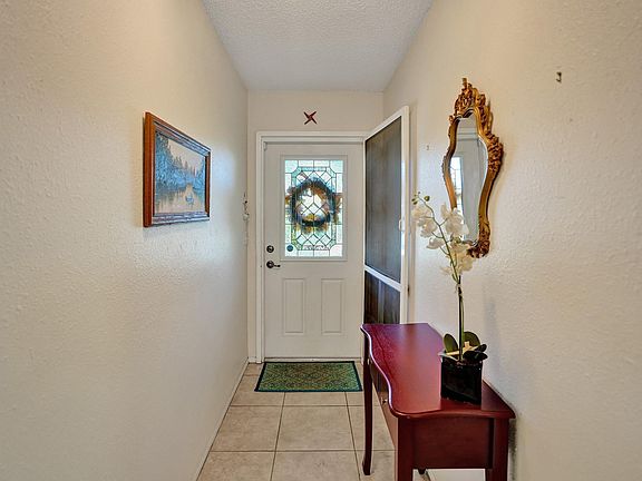 5th image of 1978 SW 17th Drive