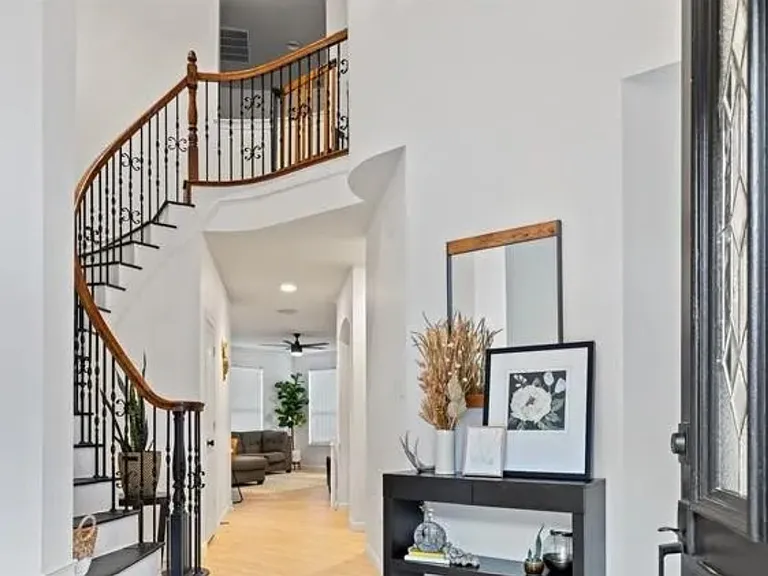 2051 Chisholm Trl — Photo 2