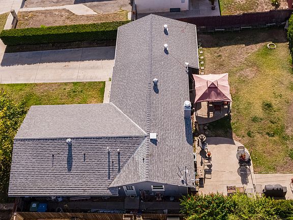 5th image of 7515 Capistrano Ave