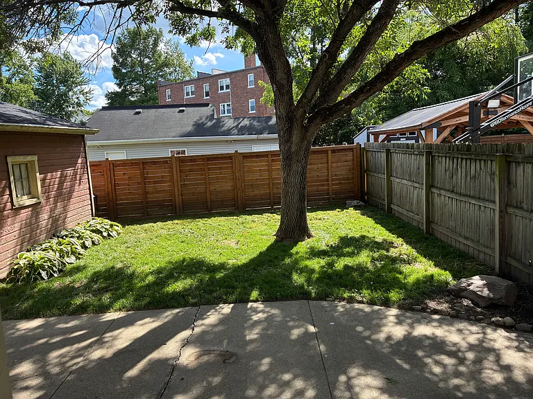 2809 Linwood Ave — Photo 30