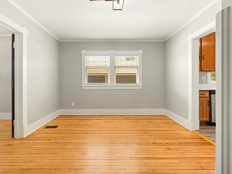 202 N Hooker St — Photo 8