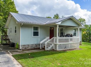 212 Mountain Ivy Dr, Marion, NC 28752