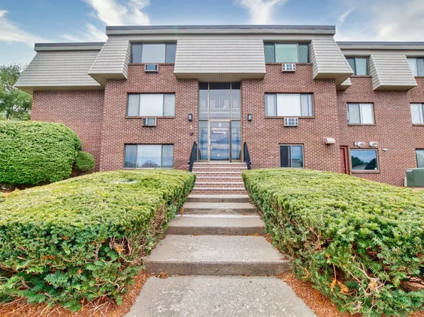 3 Hallmark Gdns, Burlington, MA
