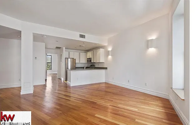 Rented by Keller Williams NYC | media 19