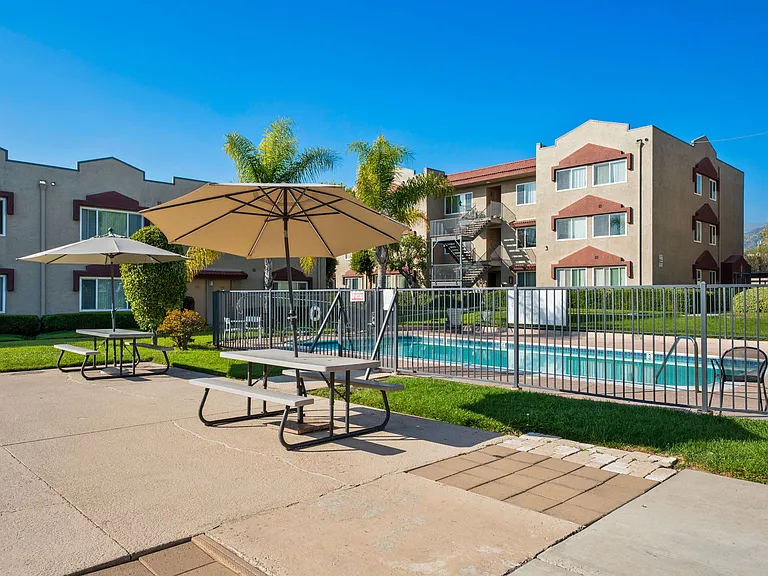 Azusa Gardens Apartments — Photo 7