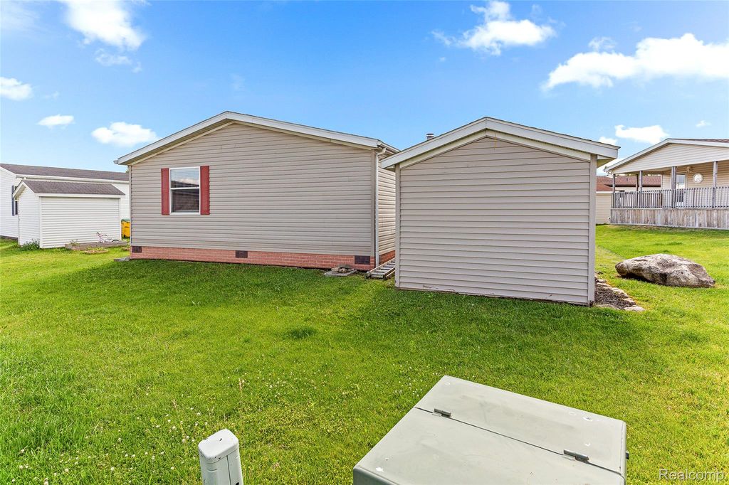 9544 Rhodes Ct, Northville, MI - View 3