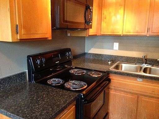 4th image of 1212 SW 5th Ave APT 1
