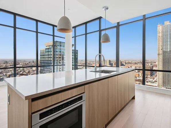 155 Bay Street image 1 of 32