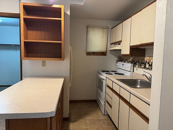 2nd image of 432-436 W Wilson St #436-1