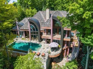 7769 Indian Garden Rd, Petoskey, MI 49770