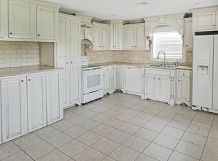 304 W Laodis St, Delcambre, LA 70528