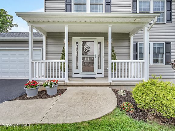 2nd image of 60 Lee Ave