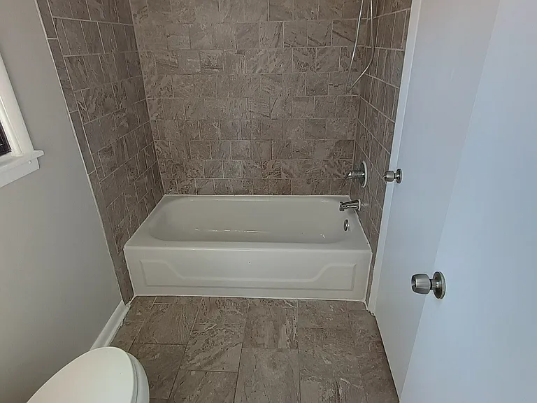 644 Rowan Dr — Photo 10