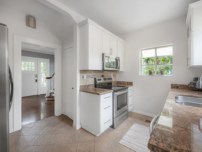 1109 E Patterson St — Photo 17