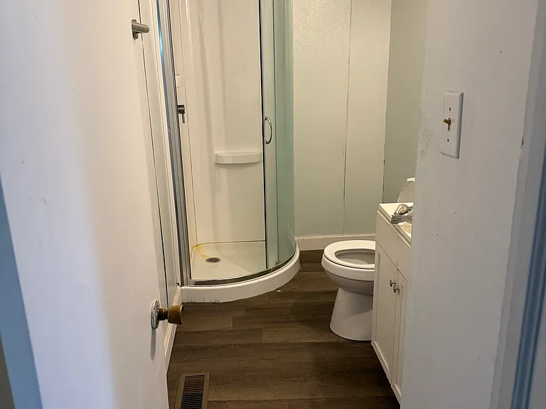 211 S 5th St — Photo 8