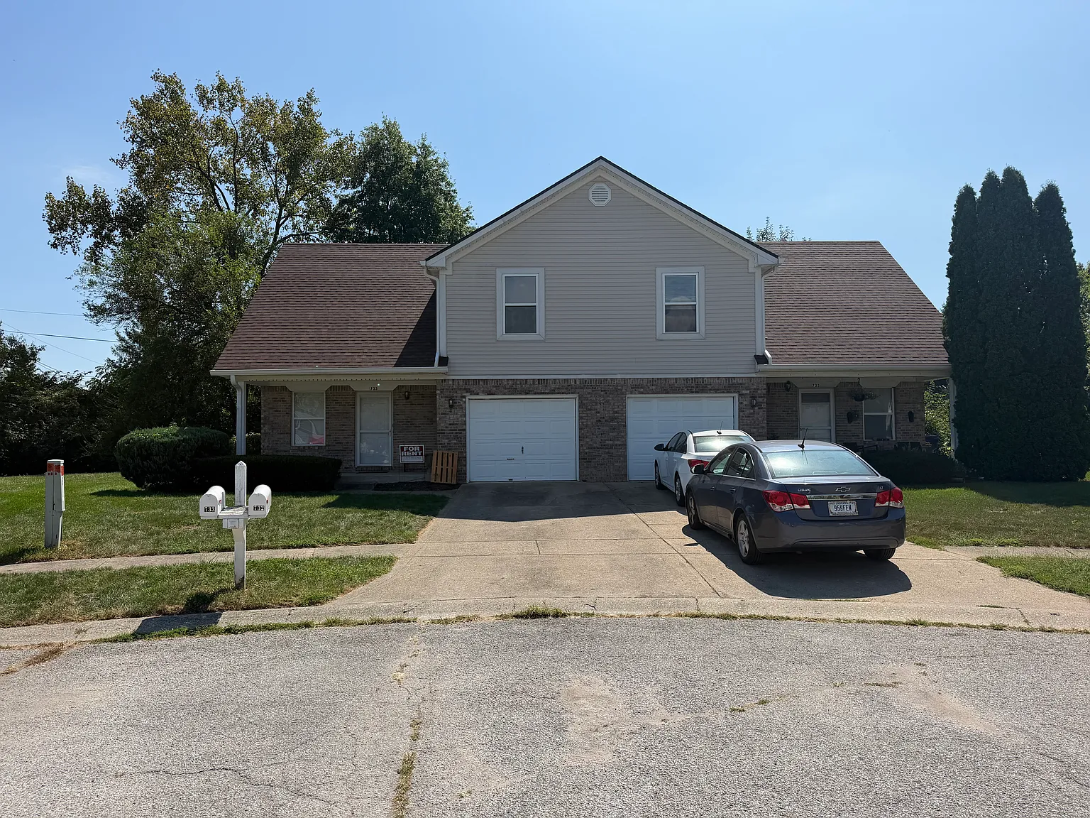 3 bed, 1.5 bath, 1426 sqft, $1,600 — Photo 1