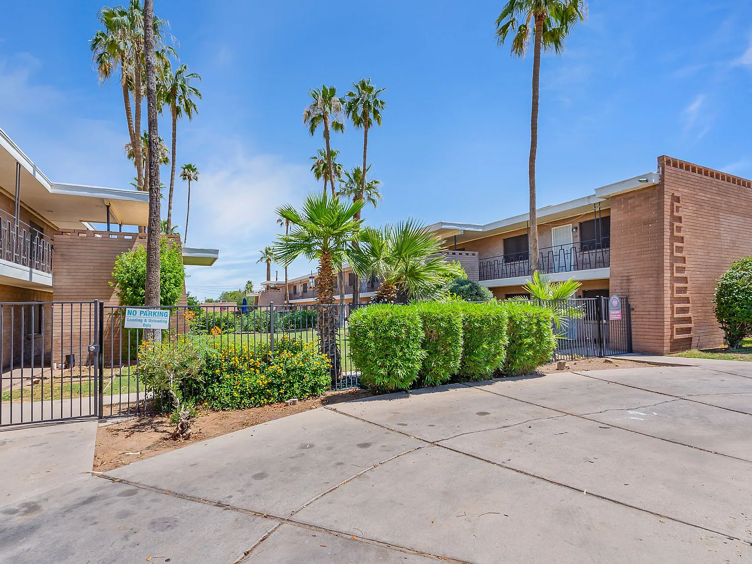 420 E McMurray Blvd Apts — Photo 4