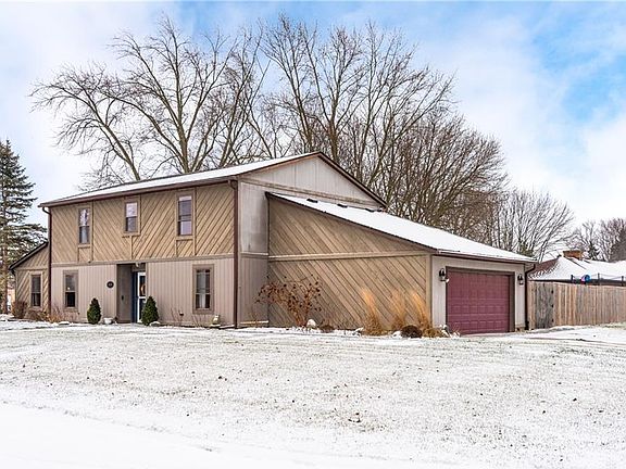 3rd image of 6566 Roberta Dr