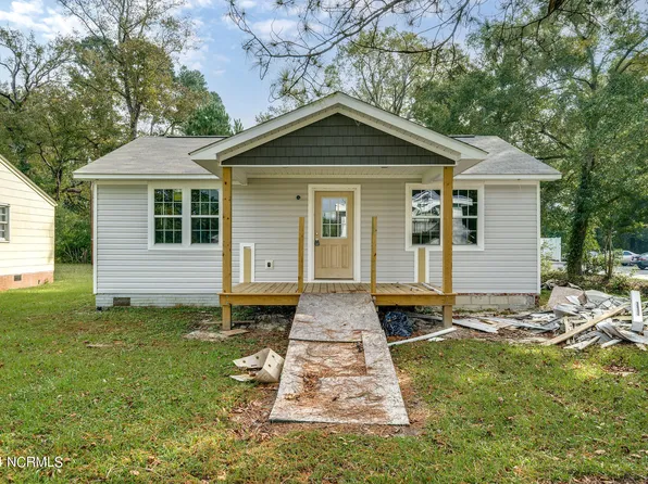 703 S Raleigh Street, Wallace, NC 28466
