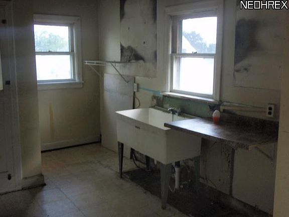 5th image of 426 N Glenellen Ave
