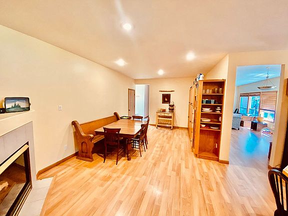 4th image of 4926 Spinnaker Dr