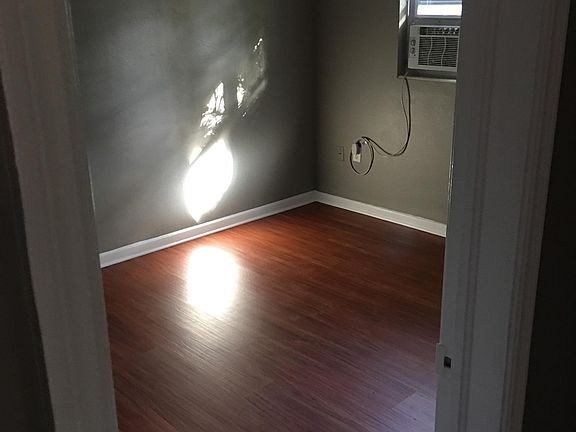 4th image of 1306 Altaloma Ave